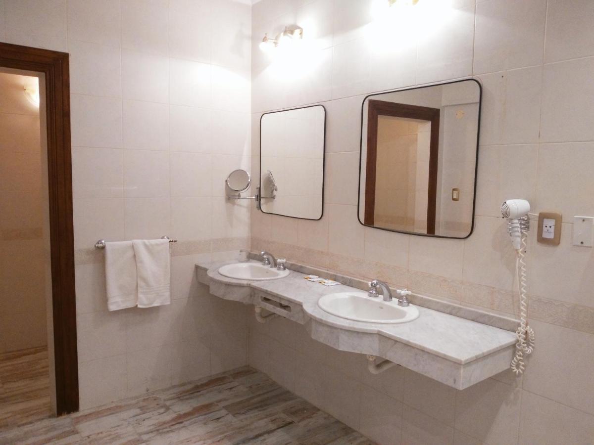 Catange Hotel Charata Dış mekan fotoğraf