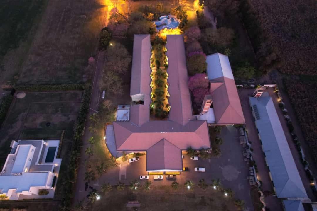 Catange Hotel Charata Dış mekan fotoğraf